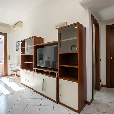 Apartment Cadibona 16 - Calvairate District Milan